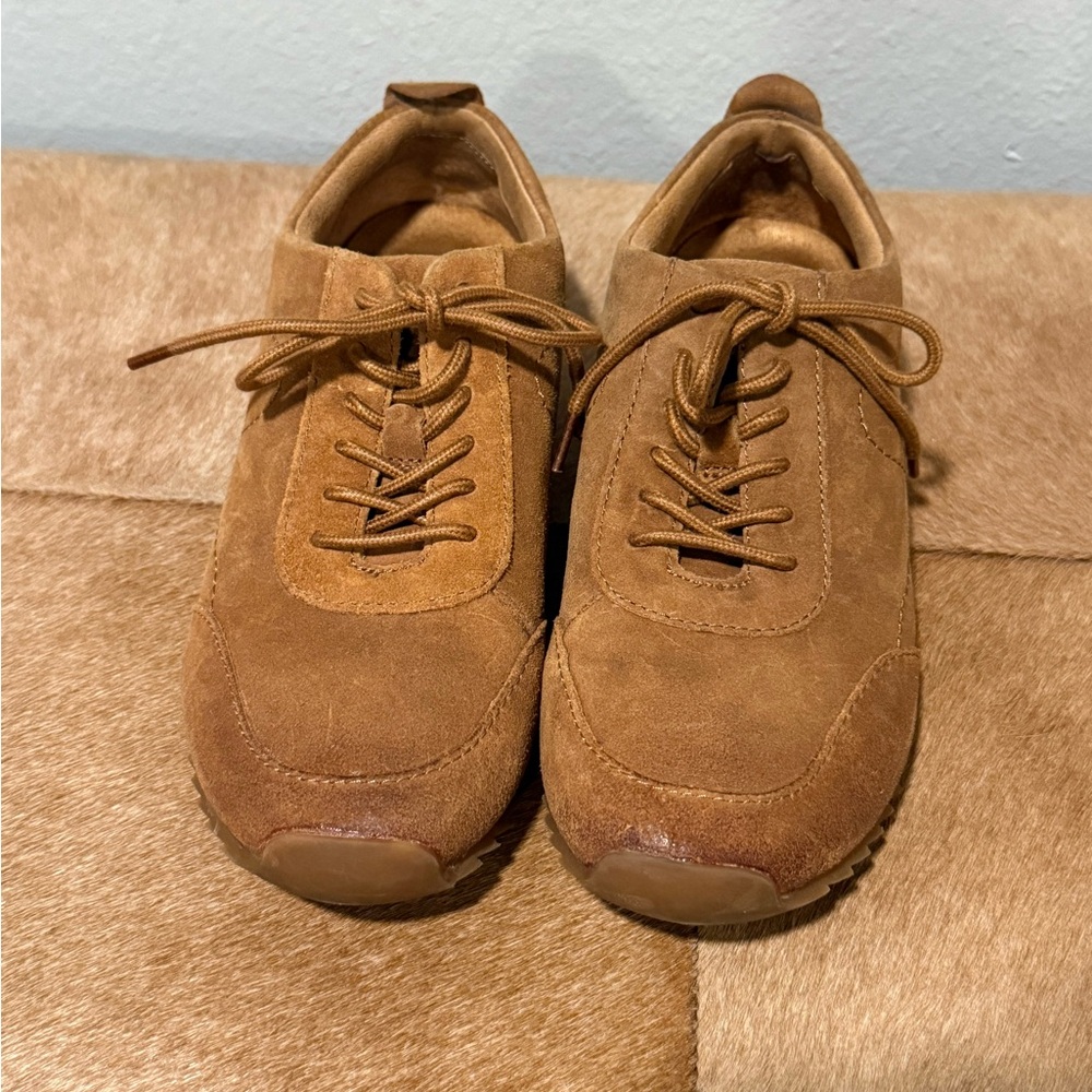 Born Lynn Sneakers